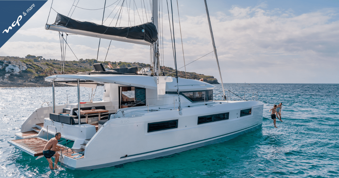 monohulls and catamarans